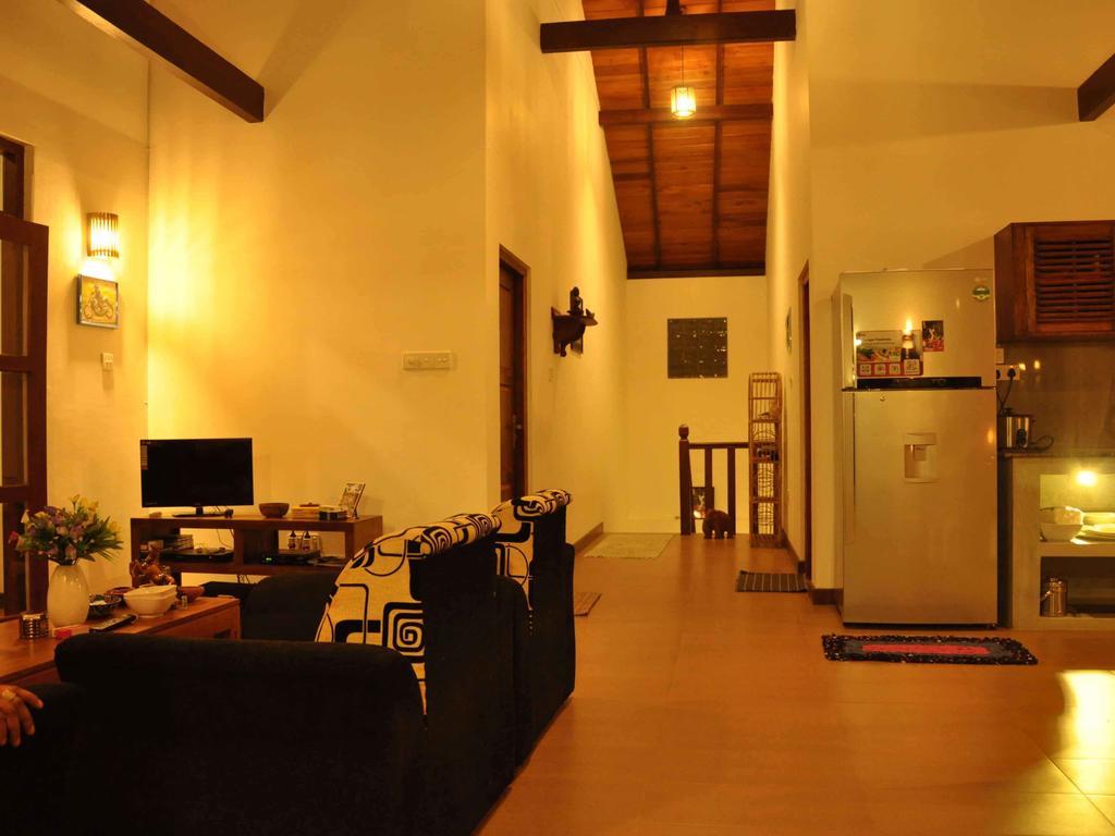 Helis Place Unawatuna Extérieur photo