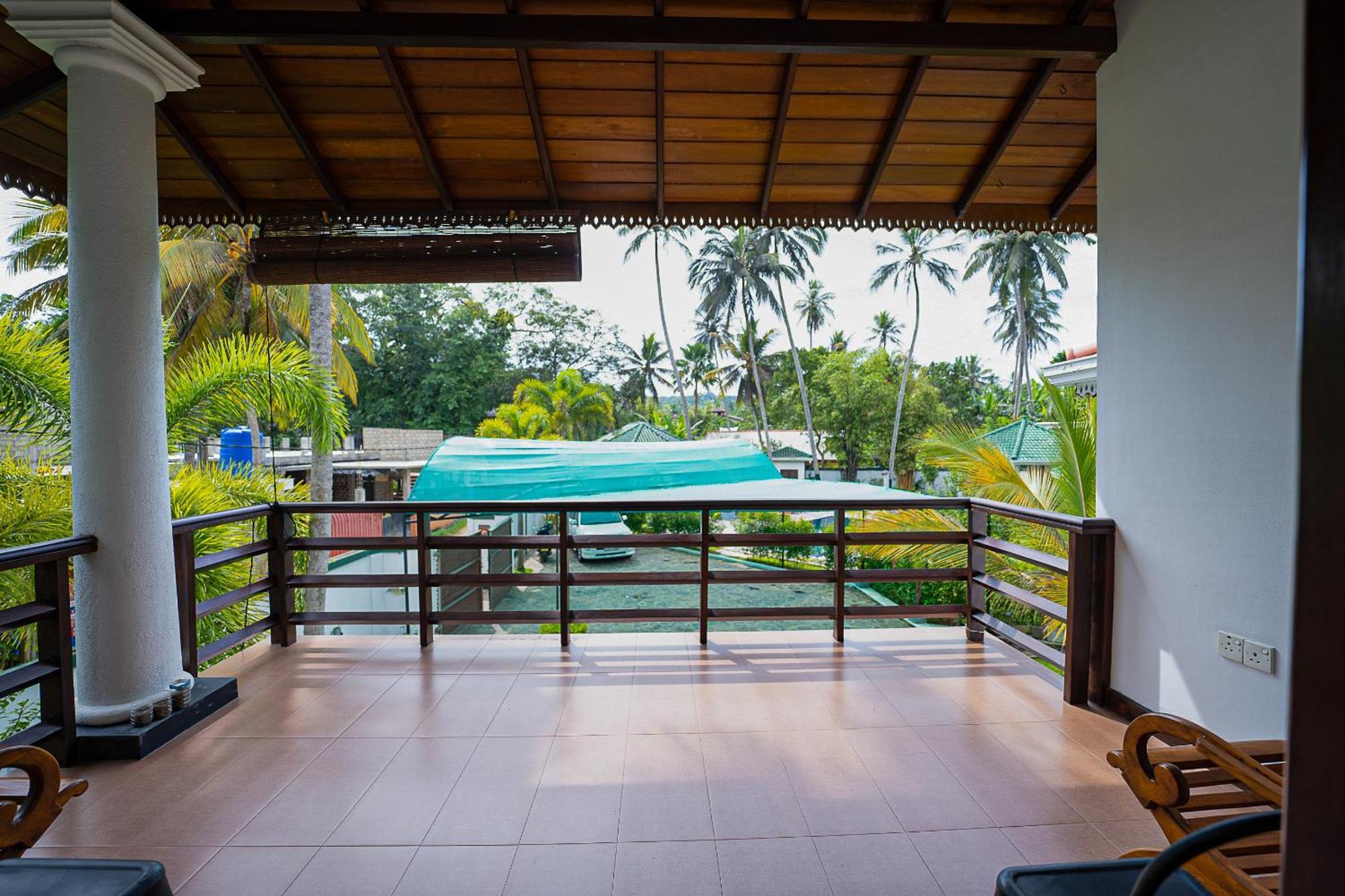 Helis Place Unawatuna Extérieur photo