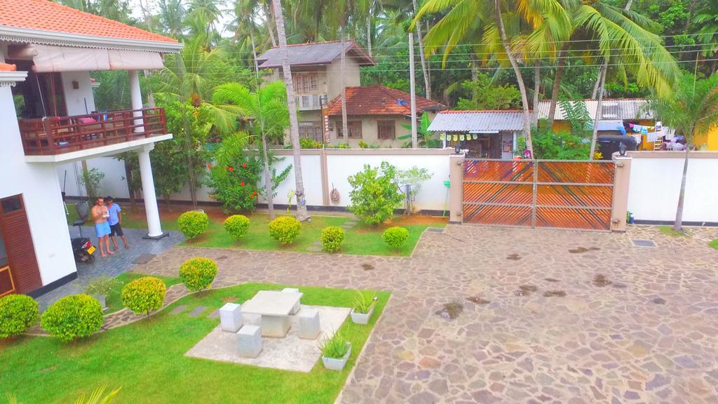 Helis Place Unawatuna Extérieur photo